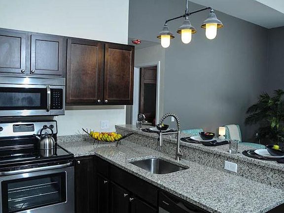 3rd image of 523 N Broad St #505