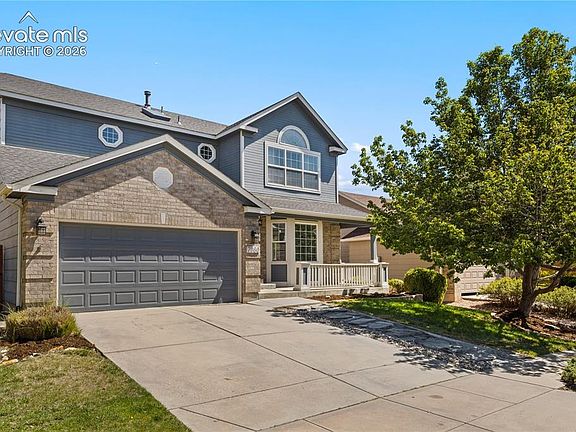3rd image of 7060 Hillock Dr