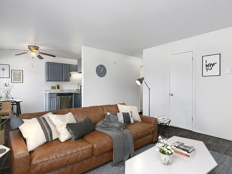 Kentwood Apartments — Photo 16