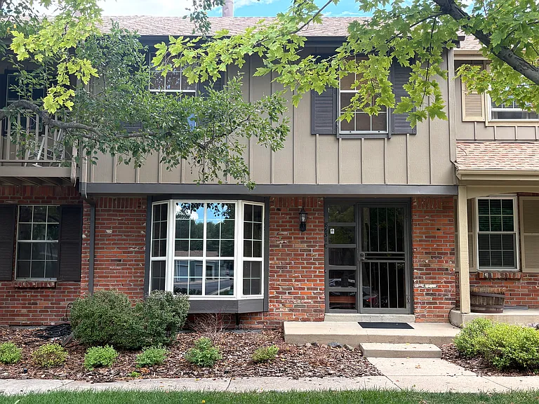 8651 E Amherst Dr — Photo 4