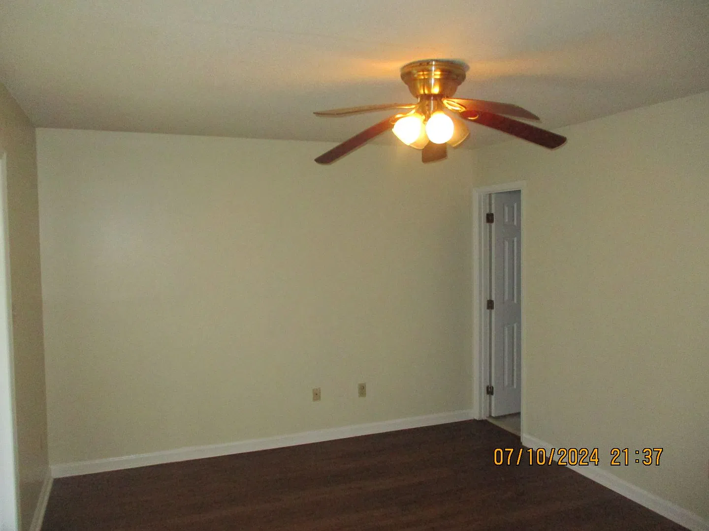 Lennox 2110 #19 — Photo 4