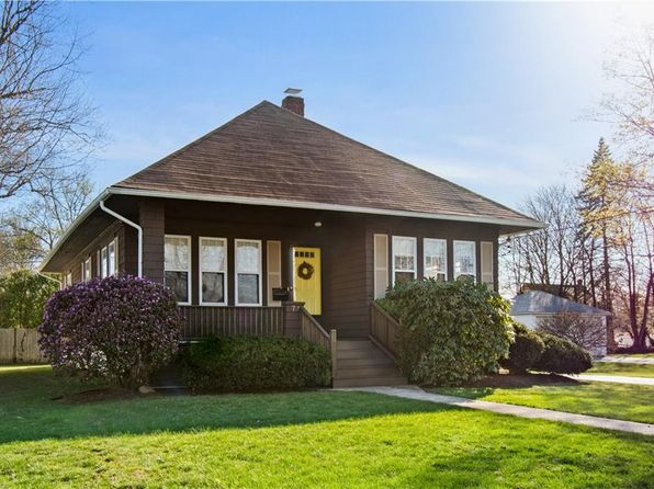 72 Greenwood Ave, Warwick, RI 02886