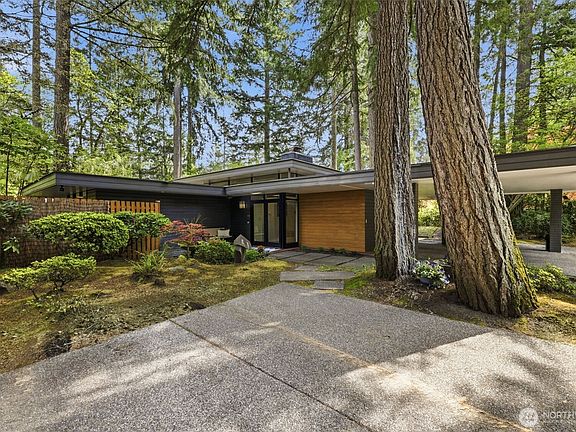 5th image of 10611 Rembert Court SW