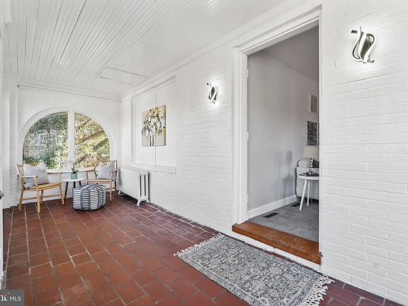 4th image of 301 Reserve Ct