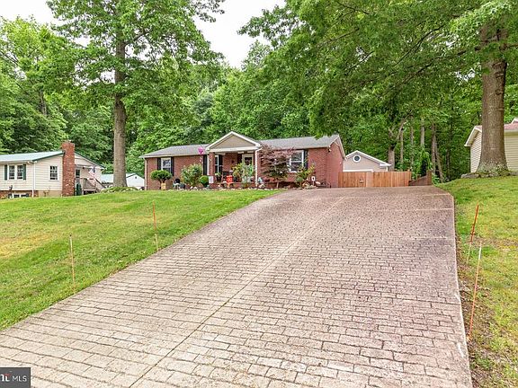4th image of 6028 Loriella Park Dr