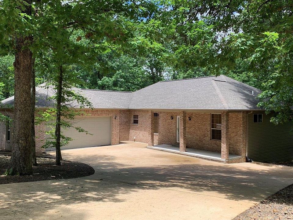 1st image of 4 Brecknock Ln