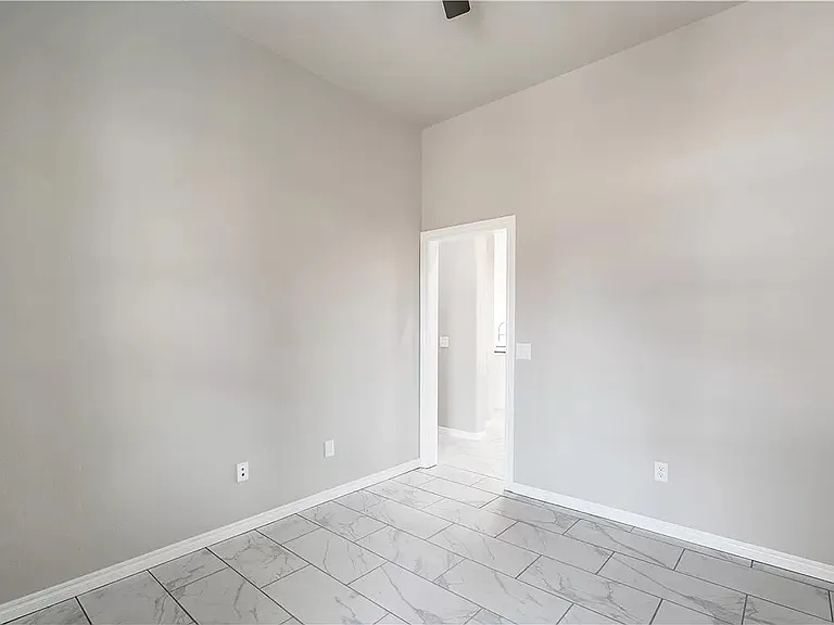 9201 SW 44th Ter — Photo 11