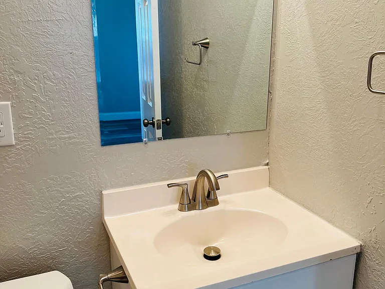 655 Carol St — Photo 9