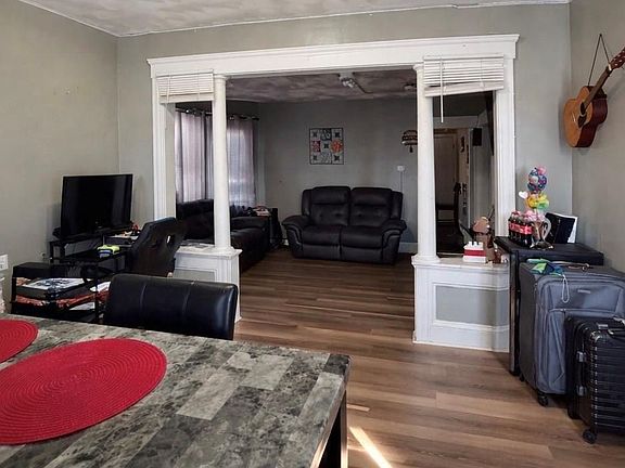 2nd image of 55 Alton St Floor 2