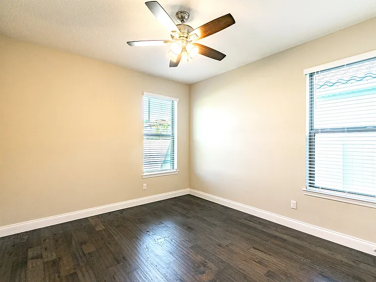 8278 Procida Isle Ln — Photo 34