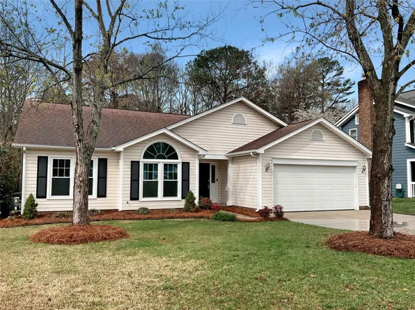 1815 Running Brook Rd, Charlotte, NC 28214