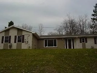 16395 Dixon Rd photo 1