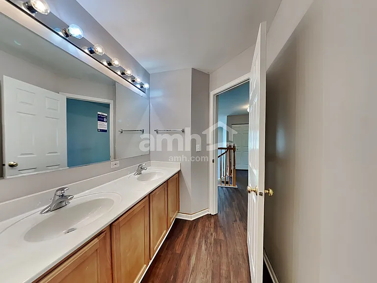 1575 Arlington St — Photo 16