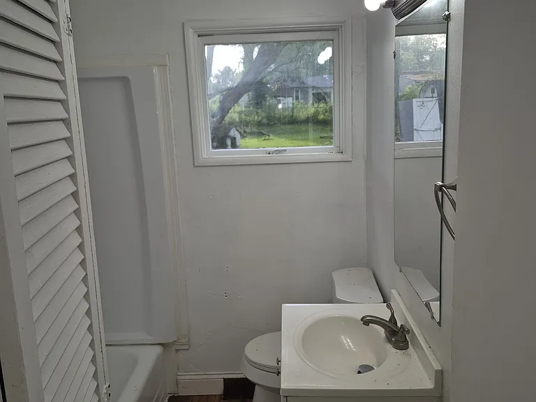 2725 Kristen Dr W — Photo 18