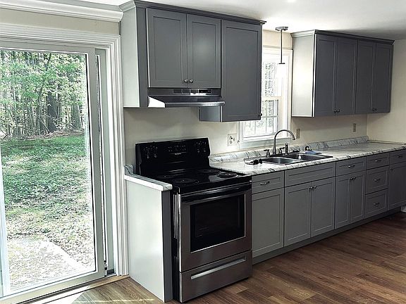 2nd image of 15B Deerwood Dr