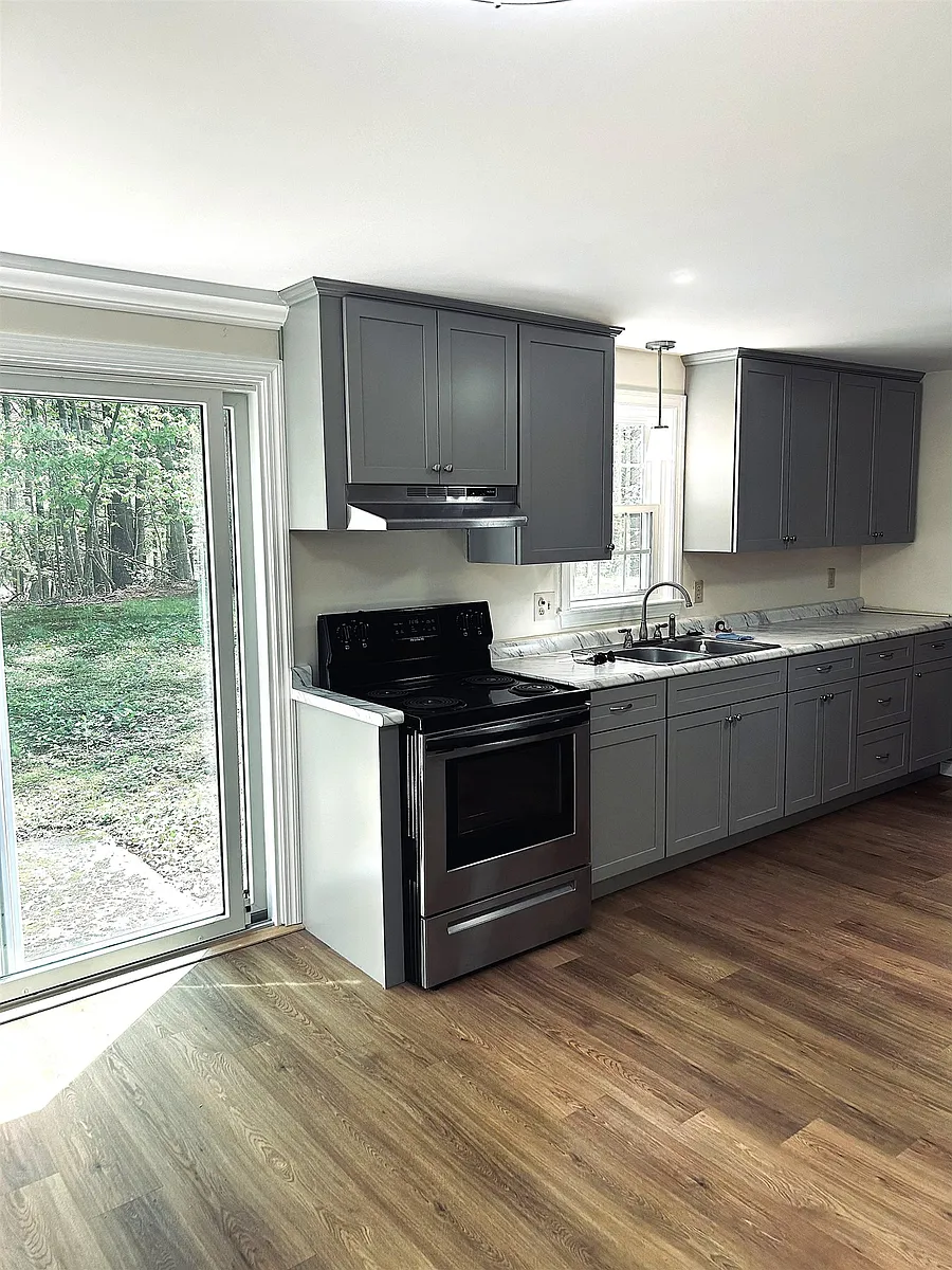 Building Photo - 15B Deerwood Dr