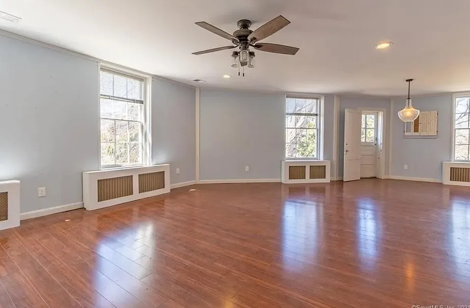 3 bed, 1774 sqft, $2,490 — Photo 2
