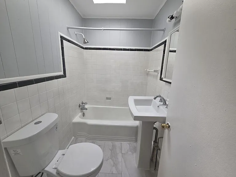 334 Pfeiffer St — Photo 8
