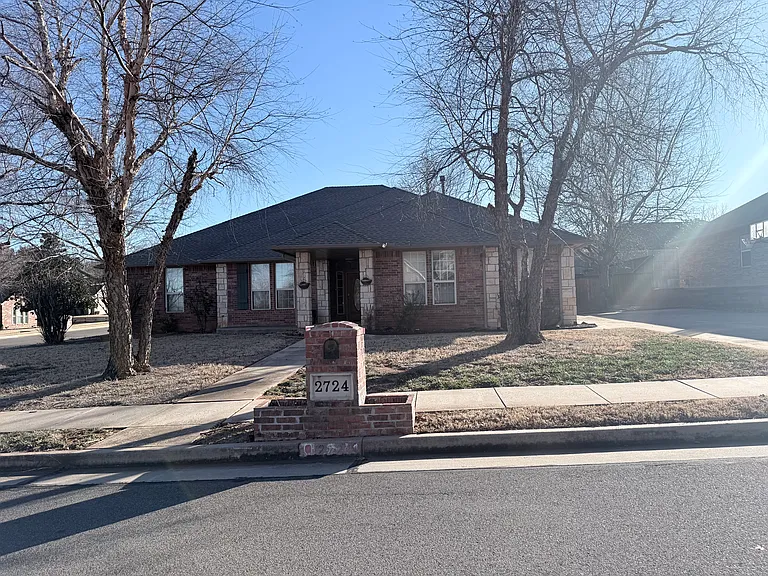 2724 Ashehollow Ln — Photo 1