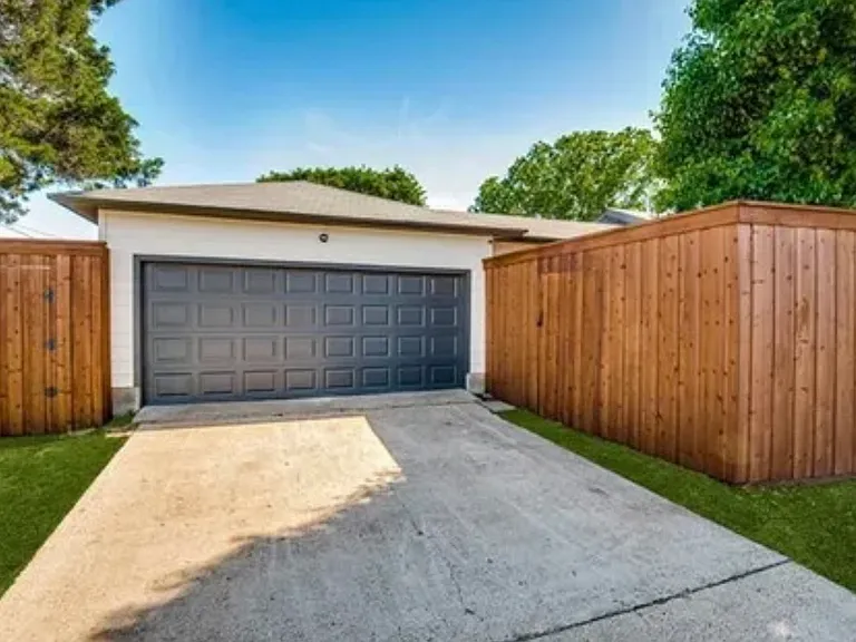2050 Oates Cir — Photo 13