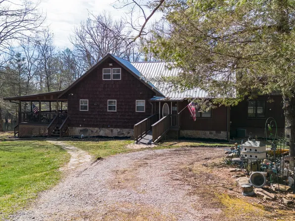 143 Farmers Creek Ln, Crossville, TN 38572