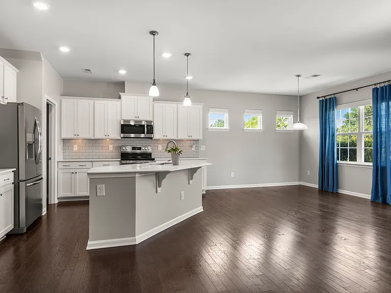 5009 Glenellen Way — Photo 7