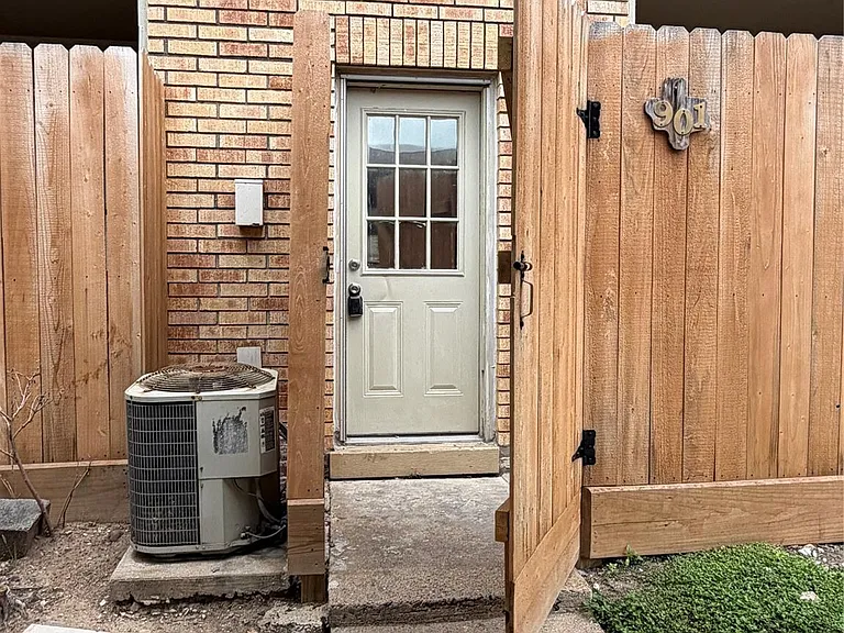3600 Jeanetta St #901 — Photo 4