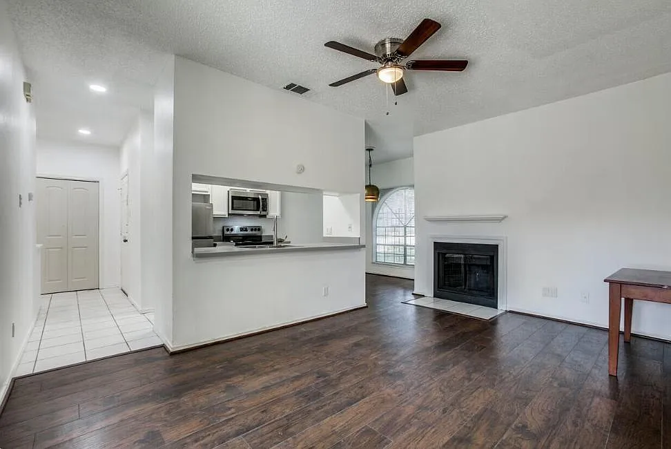1 bed, 573 sqft, $975 — Photo 2