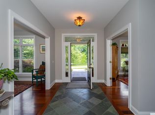 9 Meadowbrook Ln, Staatsburg, NY 12580