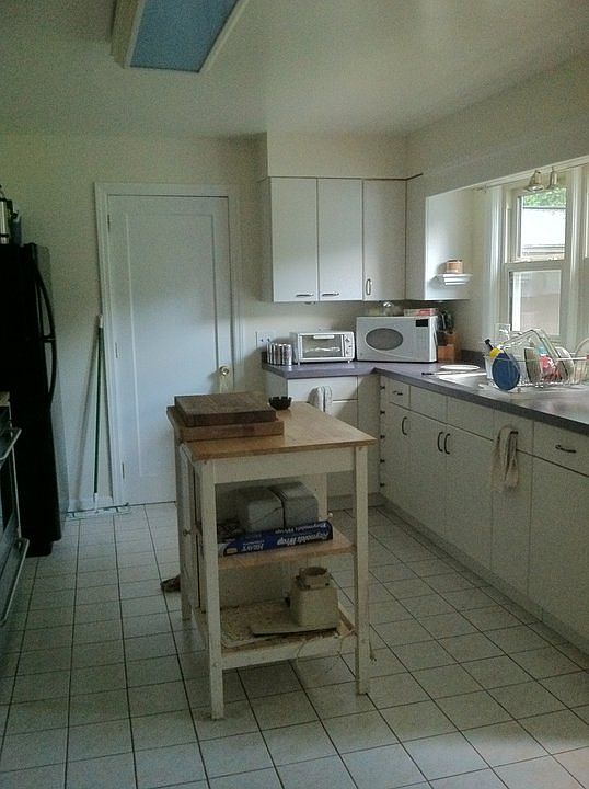 2nd image of 1847-1857 31st St SW
