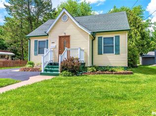 2824 Telegraph Rd, Davenport, IA 52804