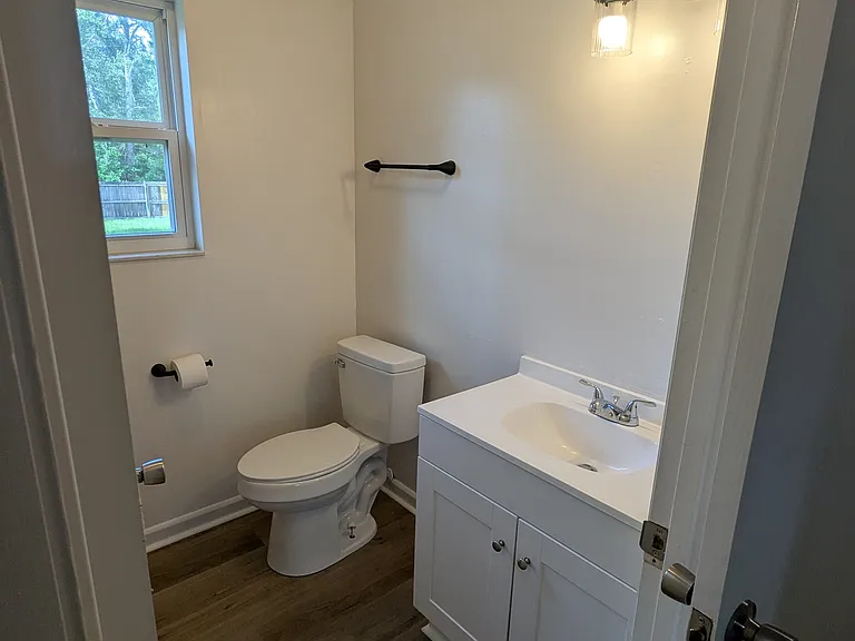 507 Governor Ave NE — Photo 9