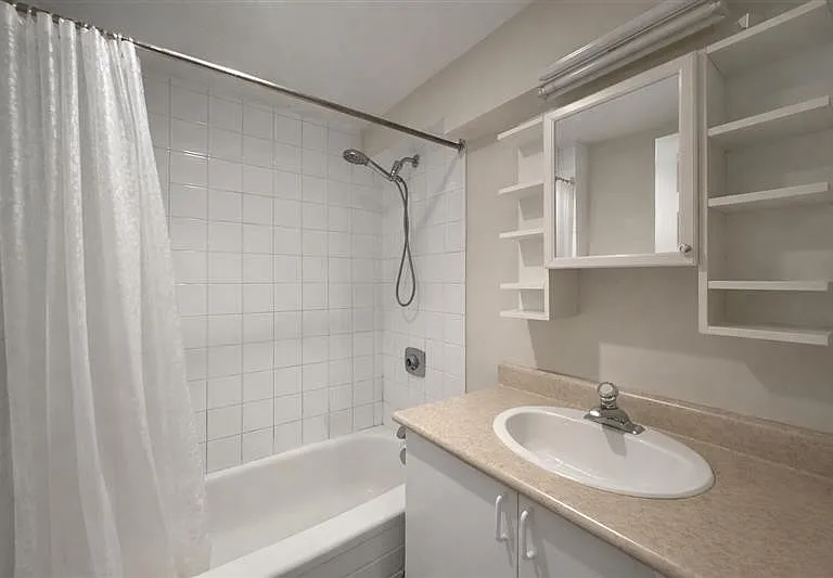 26 Rockvale Ave #BASEMENT — Photo 4