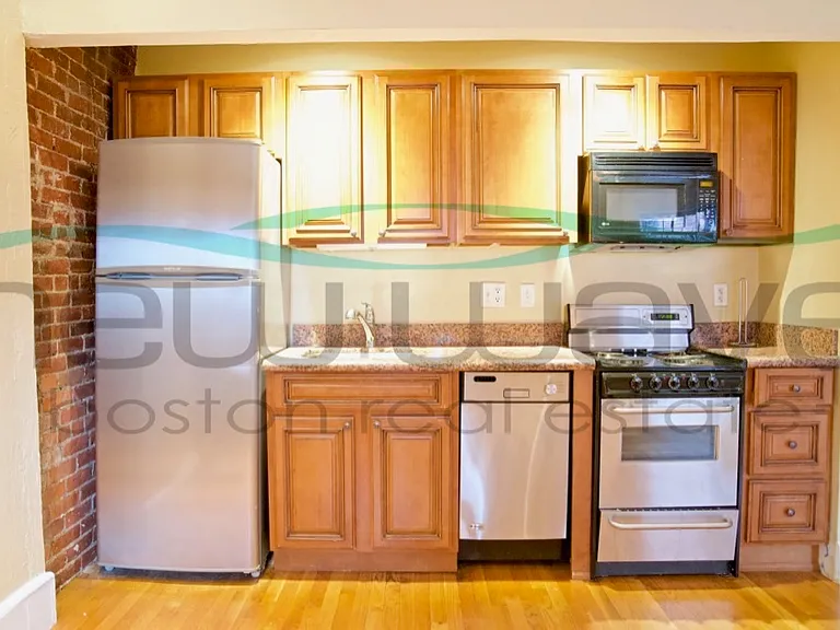50 Hereford St #5 — Photo 2