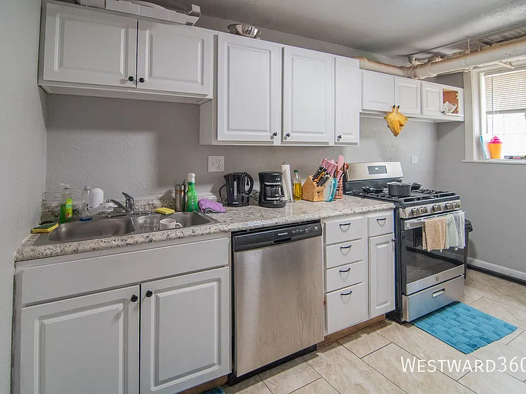3821 W Wrightwood Ave #G — Photo 2