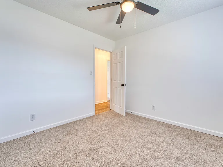 825 Fresno Dr — Photo 21