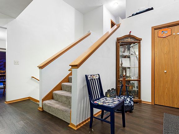 3rd image of 7402 Ashton Villa