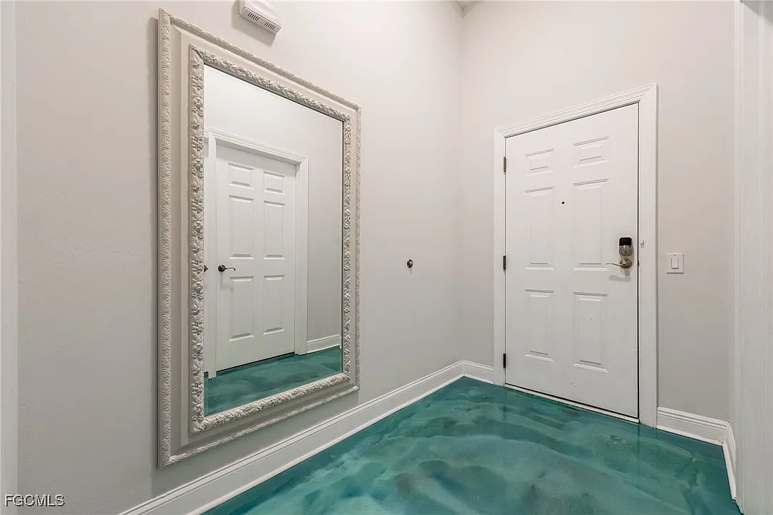 3 bed, 2.0 bath, 1341 sqft, $2,300 — Photo 3