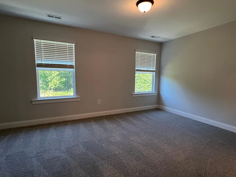 335 Old Grove Ln — Photo 11