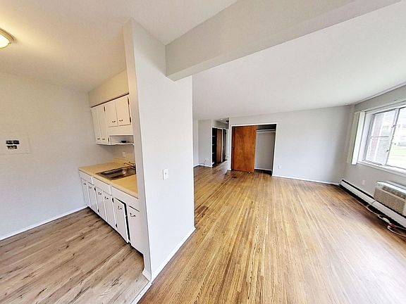 2nd image of 138-154 Woodhill Dr #146-01