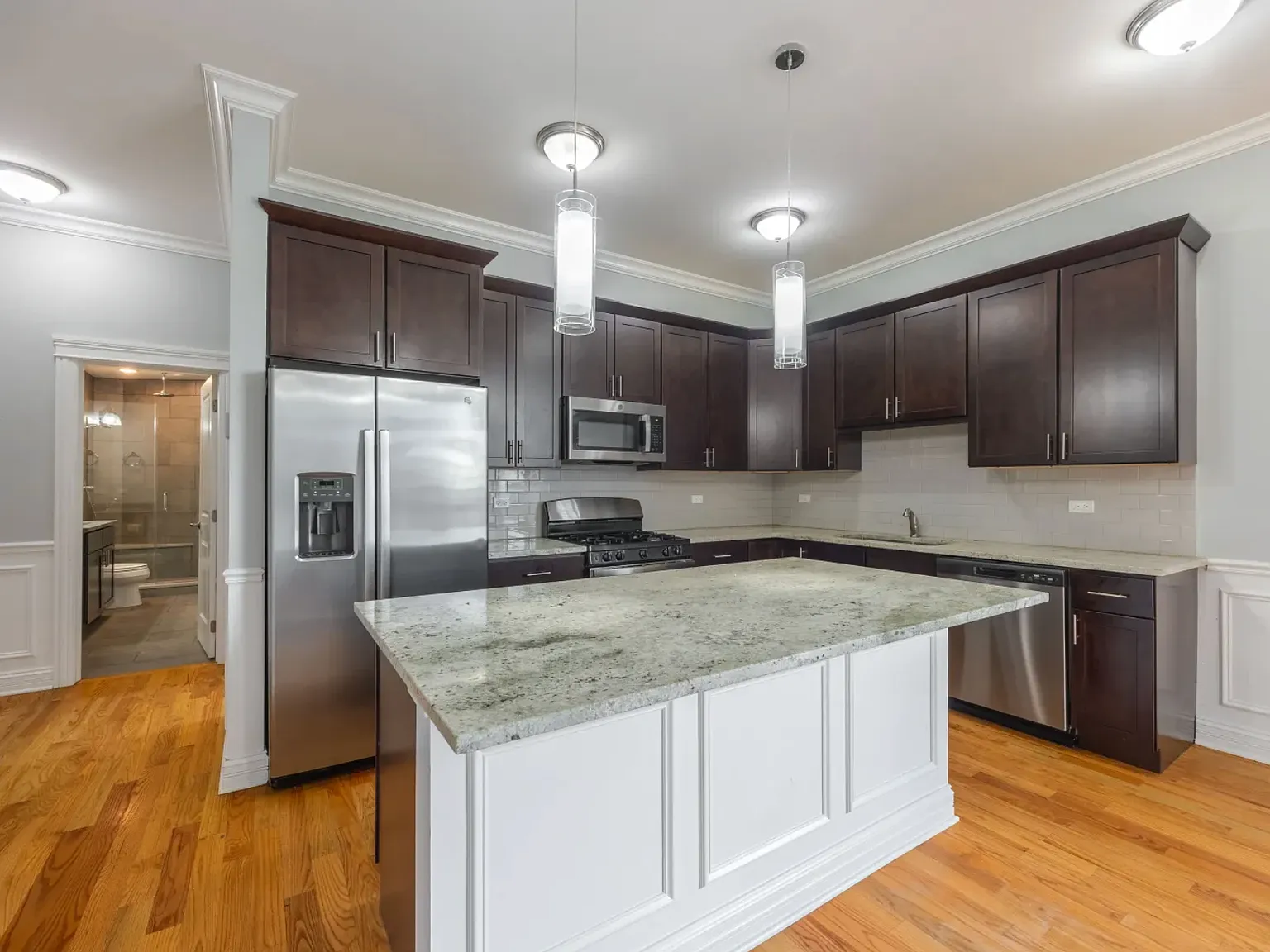 2 bed, $3,000 — Photo 1