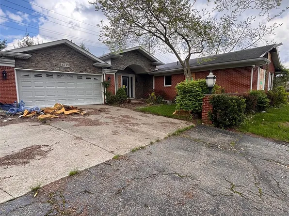 6739 White Pine Ct, Bloomfield Hills, MI 48301