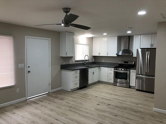 3rd image of 836 Sinkler Way APT D