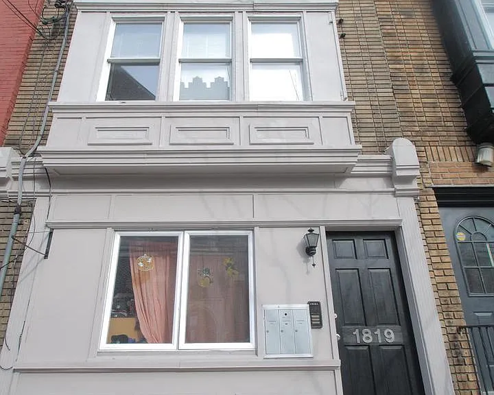 1819 Bainbridge St #1 — Photo 16
