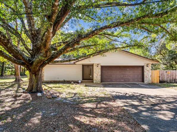 3 Shrewsbury Way, Shalimar, FL 32579