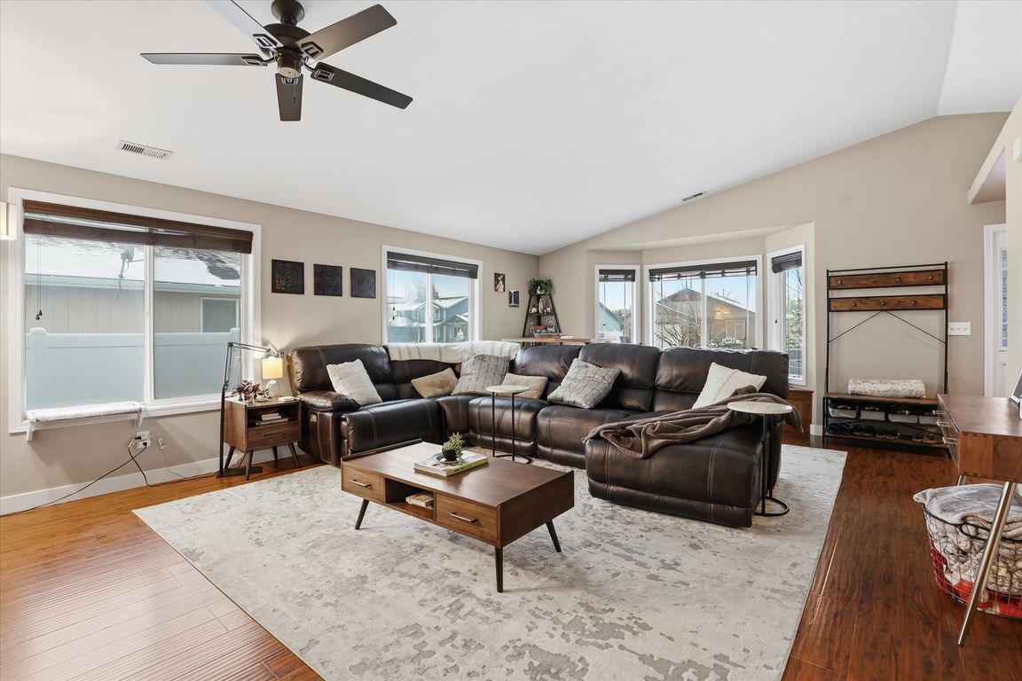 next background image