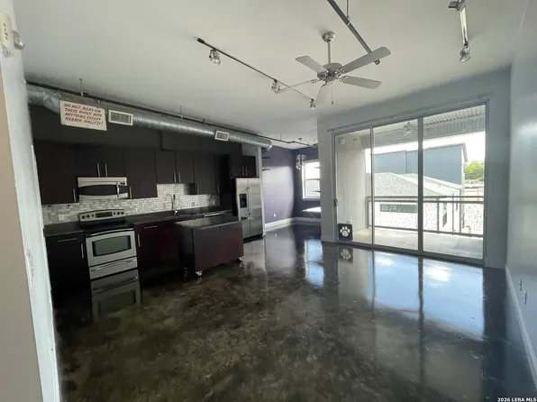 831 S Flores Street #3210, San Antonio, TX 78204