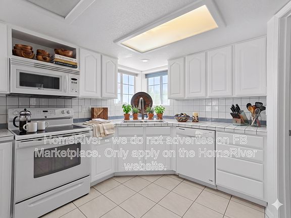 3rd image of 1697 Cardinal Dr