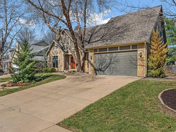 908 Easy St, Lawrence, KS 66049