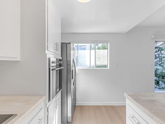 5th image of 1015 S Westgate Ave #5